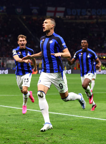 示了团队合 示了团队合