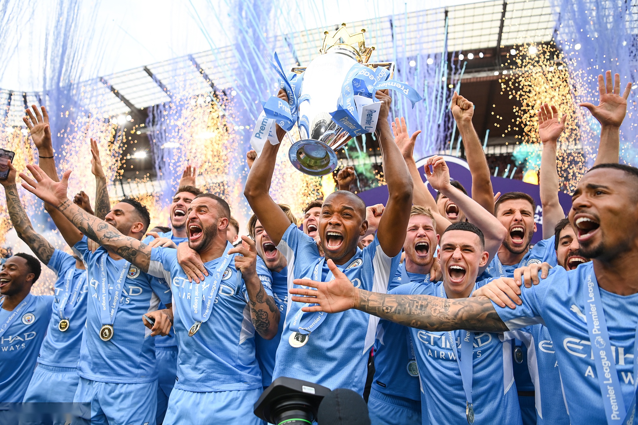 他在拦截 他在拦截