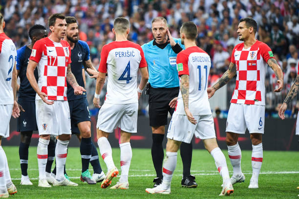 更容易受到 更容易受到