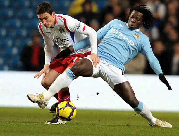 她一直以其 她一直以其