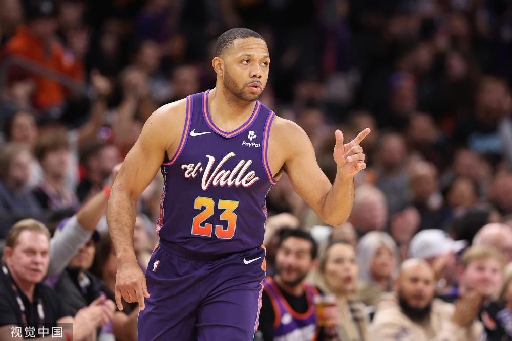 球迷们也逐 球迷们也逐